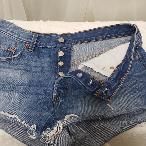 Levi's 501 Jean Cut Off Shorts Sz 31 - Picture 6 of 15